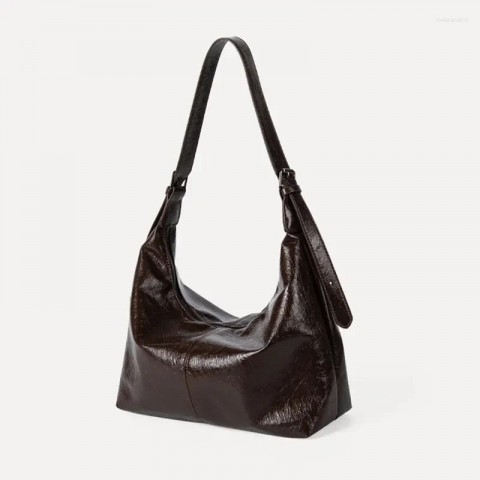 Trendy Women's Leather Shoulder Bag - Casual Tote with Zipper Closure