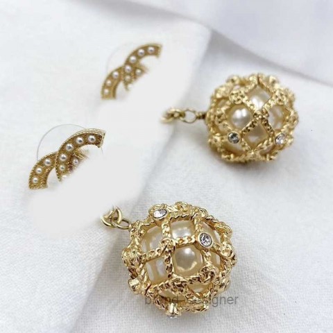 18K Gold Plated C-Letter Stud Earrings for Women with Crystal Hearts