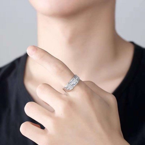 Decoral Men's Classic D-Style 1Carat VVS1 Moissanite 18K Gold Plated Sterling Silver Ring