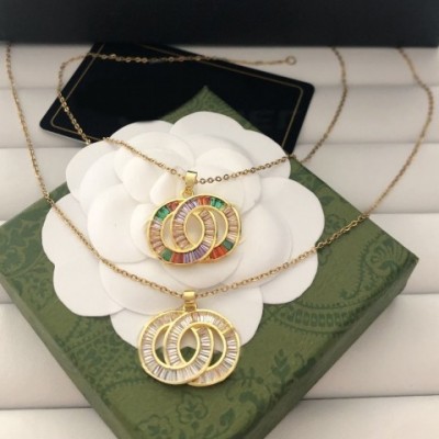 Elegant Women's Gold Stainless Steel Heart Pendant Necklace with Crystal