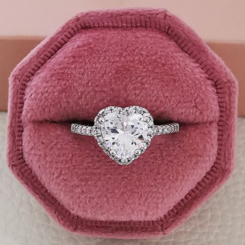 Luxury Minimalist Heart Diamond Ring for Women in Silver Plated Brass