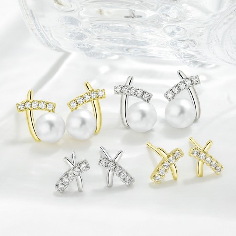 2025 Luxury White Pearl Stud Earrings for Women