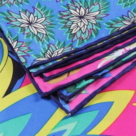 Pobing Curled Twill Silk Scarf for Women - 90CM Giraffe Pattern