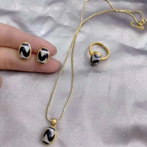 Tibetan Dzi Agate Women's Jewelry Set with Necklace Earrings Ring