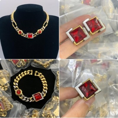 Red Crystal Inlays Twisted Chain Necklace & Bracelet Set for Women