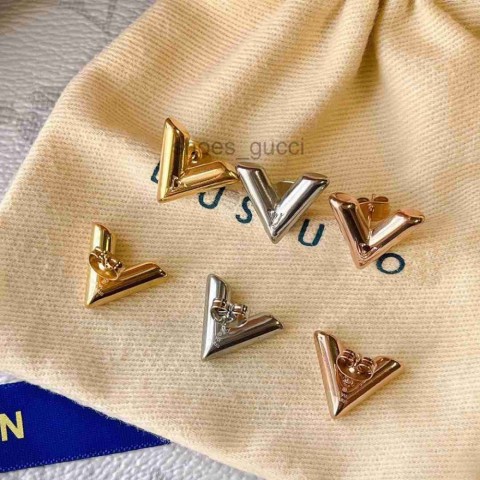 Luxury 18K Rose Gold Stud Earrings for Women with Letter Inlay