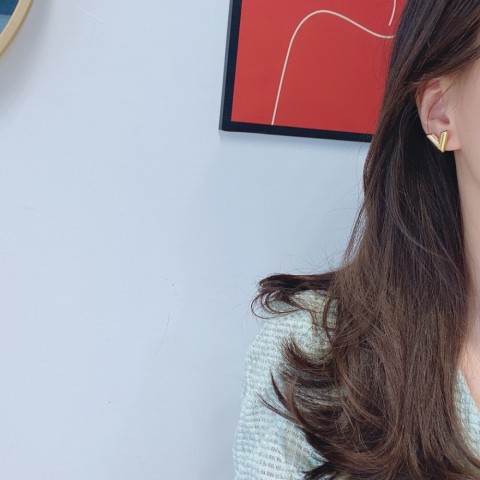 Luxury 18K Rose Gold Stud Earrings for Women with Letter Inlay