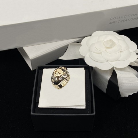 Brand_mask Exquisite Copper Wedding Ring with Small CZ Stones for Women
