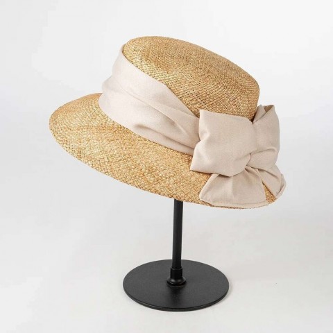 Elegant Summer Straw Hat with Wide Brim and Big Bow for Women