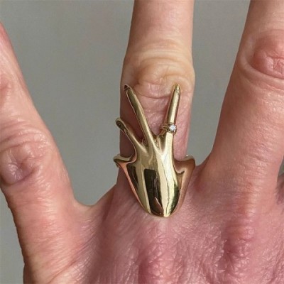 2024 Trendy Metal Palm Hip Hop Ring for Women - Fashion Party Accessory