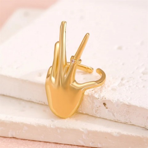 2024 Trendy Metal Palm Hip Hop Ring for Women - Fashion Party Accessory