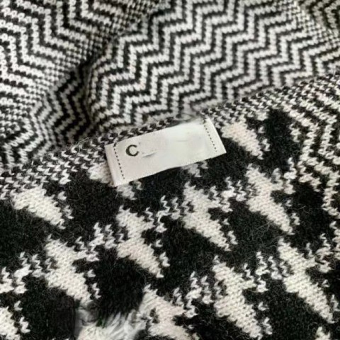 Men's Vintage Wool Scarf Black and White Chess Pattern Shawl Wrap