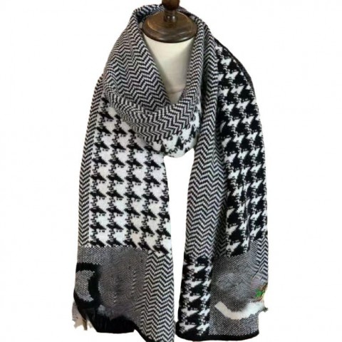 Men's Vintage Wool Scarf Black and White Chess Pattern Shawl Wrap