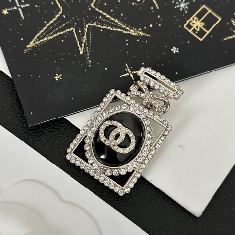 Luxury 18K Gold Plated Brass Copper Letter Brooches for Men and Women