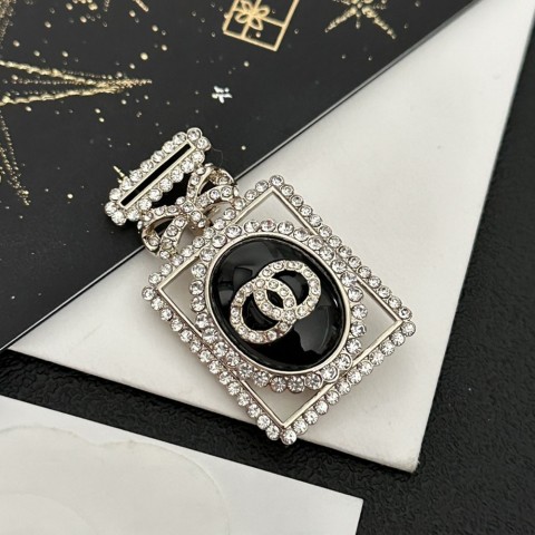Luxury 18K Gold Plated Brass Copper Letter Brooches for Men and Women