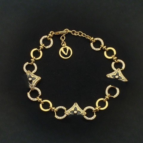 Elegant 18K Gold Plated Charm Bracelet for Women with Agate and Shell