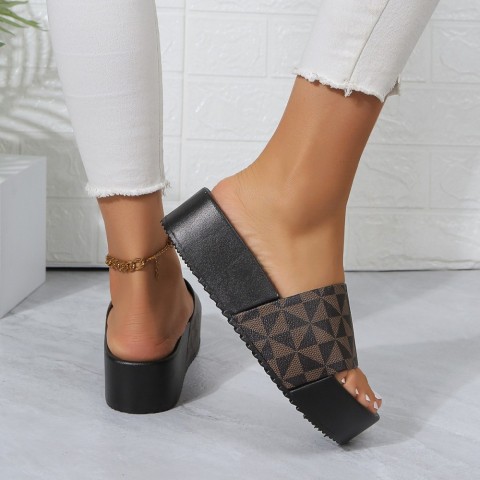High-Quality Free Shipping Women's Black Platform Slippers for Indoor Outdoor Use