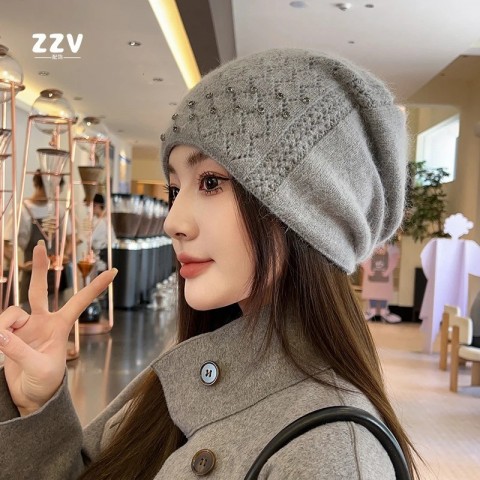 R76 Winter Warmth Hip-Hop Striped Beanie Hat for Women