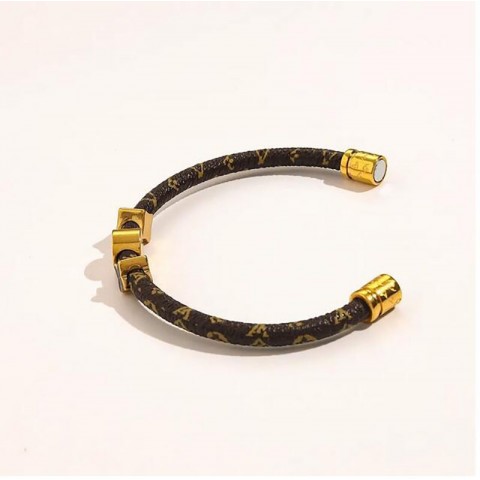 Elegant Gold Plated Stainless Steel Bangle Bracelet for Women - Unisex Classic Wedding Gift