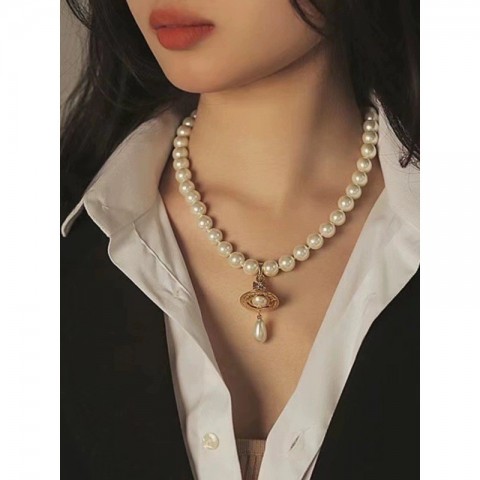 Vivienmes Preppy Style Three-Dimensional Pearl Necklace for Women in Gold Silver