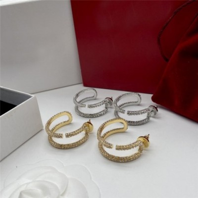 Luxury Letter Stud Earrings with Diamond and Gold Design for Women