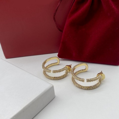 Luxury Letter Stud Earrings with Diamond and Gold Design for Women