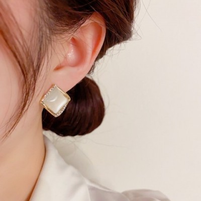 Trendy Stud Earrings for Women with 14K Gold Plated Flowers