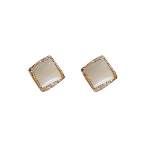 Trendy Stud Earrings for Women with 14K Gold Plated Flowers