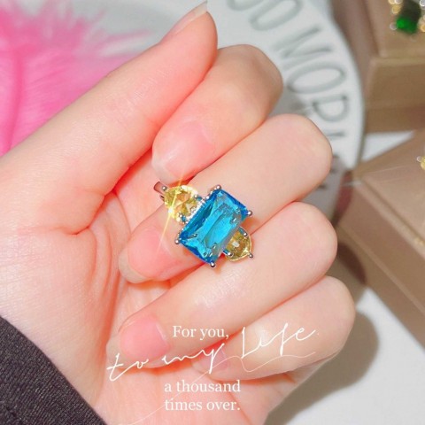 Zhenrong Women's Band Ring with Pink Diamond and Sea Blue Emerald