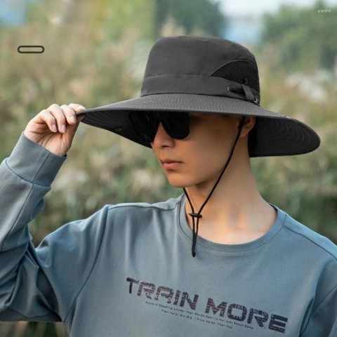 Beret Bucket Hat for Men - Wide Brim Sun Protection & Breathable Design