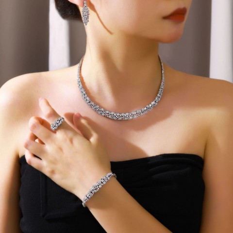 Luxury 4-Piece Women's Wedding Jewelry Set with Cubic Zirconia for Special Occasions Dubai Saudi Arabia
