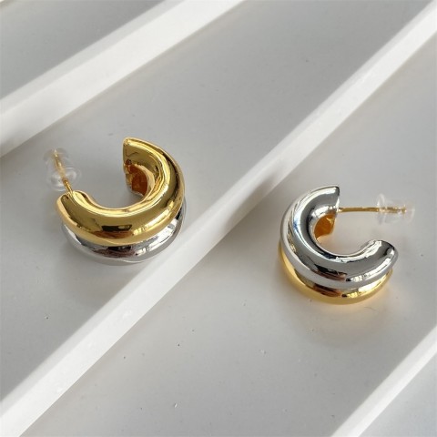 Elegant Two-Tone Stud Earrings for Women