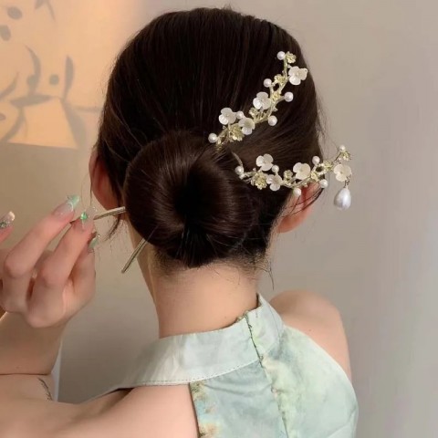 Retro Charm Wedding Tassel Hair Clip for Women