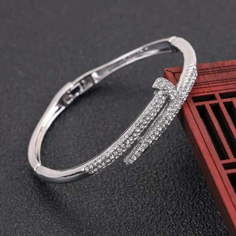Women's Classic Geometric Agate Bangle Bracelet with Black Main Stone