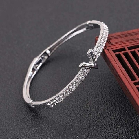 Women's Classic Geometric Agate Bangle Bracelet with Black Main Stone