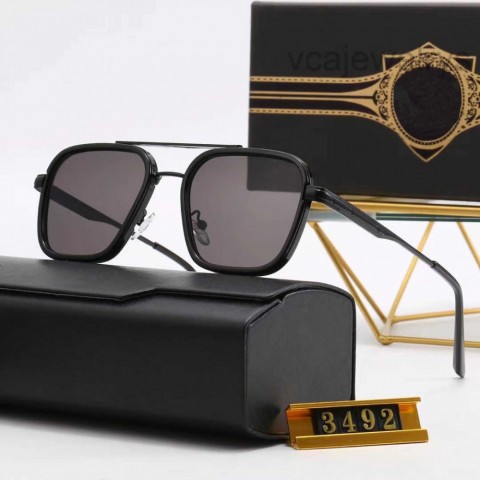 Luxury Brand Square Sunglasses with UV400 Protection for Men and Women