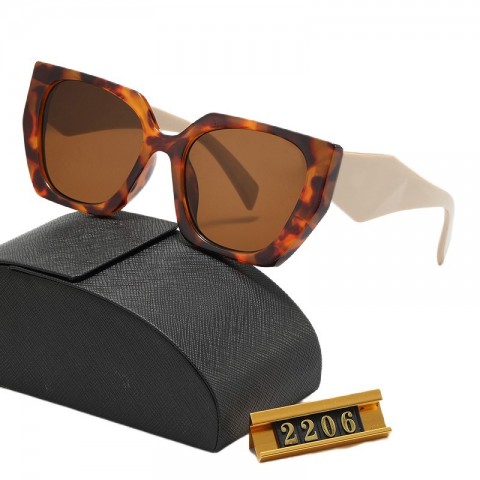Unisex Designer Sunglasses for Men & Women - Timeless Classic Style with UV400 Lenses