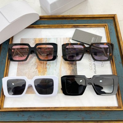 2022 Designer Classic Square Sunglasses - Unisex Black UV400 Protection