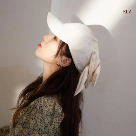 Sunproof Adjustable Silk Baseball Cap with Oversized Bow Knot for Adult Outdoor Activities