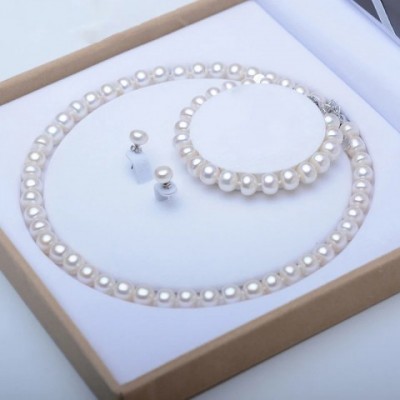 Elegant Women's Gift Set with Natural Freshwater Pearls and 925 Sterling Silver Jewelry