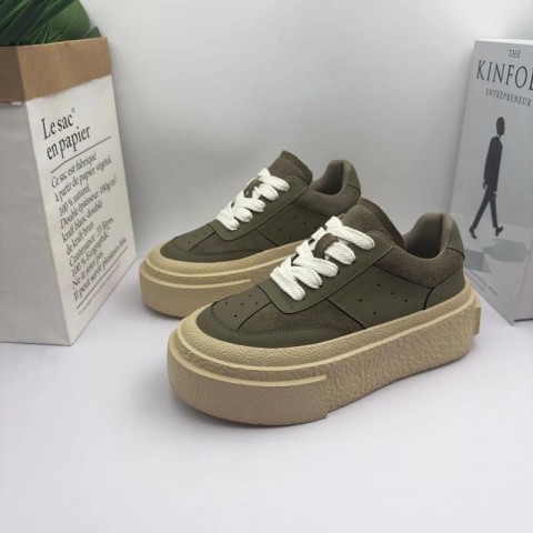 Designer Men's Retro Casual Shoes with White Nubuck Leather