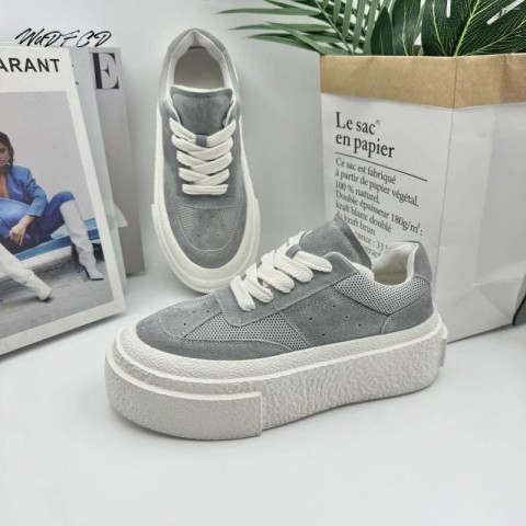 Designer Men's Retro Casual Shoes with White Nubuck Leather