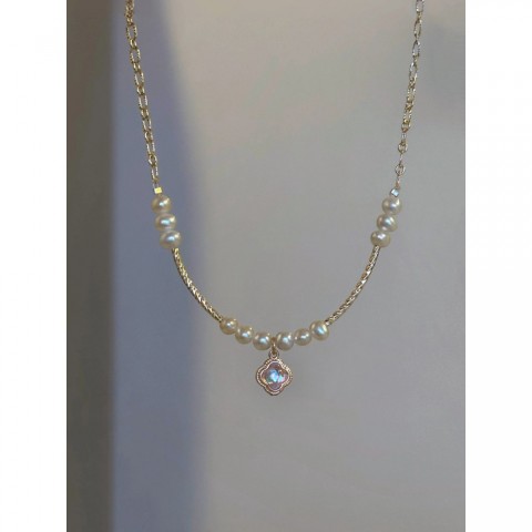 Colorful Four Leaf Clover Pearl Necklace for Women 241225