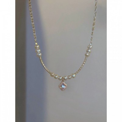 Colorful Four Leaf Clover Pearl Necklace for Women 241225