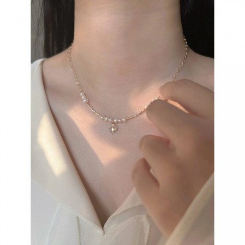 Colorful Four Leaf Clover Pearl Necklace for Women 241225