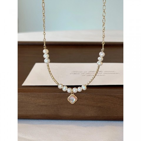 Colorful Four Leaf Clover Pearl Necklace for Women 241225