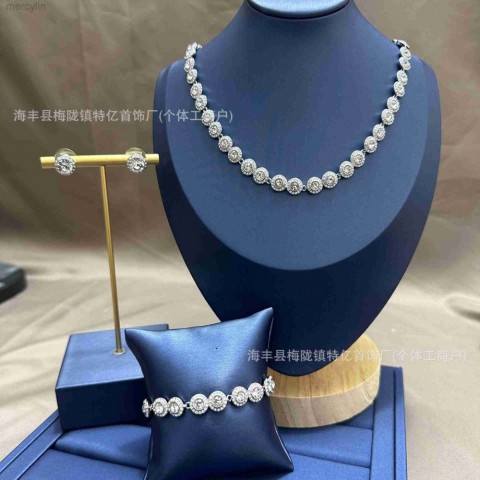 Designer Swarovski Silver Preppy Pendant Necklace Set for Women