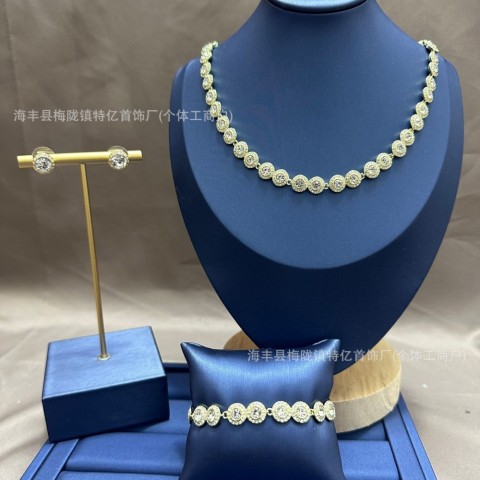 Designer Swarovski Silver Preppy Pendant Necklace Set for Women