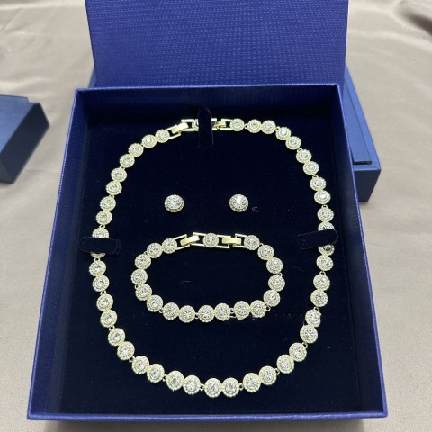 Designer Swarovski Silver Preppy Pendant Necklace Set for Women