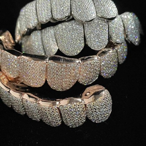 2024 Custom Women's Pendant Necklaces with Real Gold & VVS Moissanite Diamonds